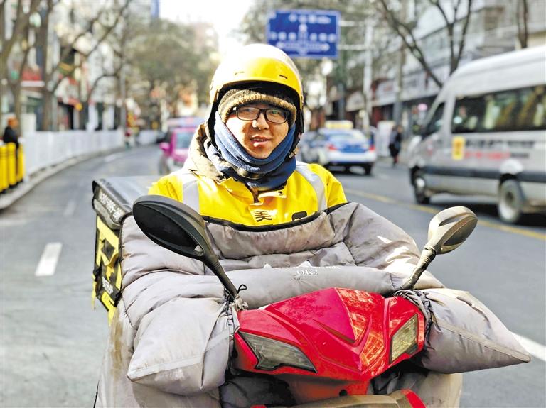外賣小哥王全軍：好好干，在蘭州買套房