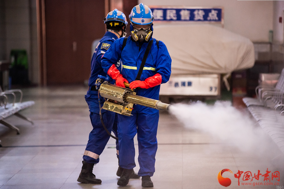 【新春走基層】護(hù)航回家路，蘭州車站這波操作很硬核！