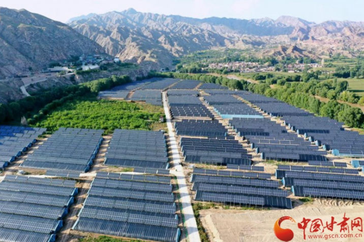 【奮斗百年路 啟航新征程 脫貧攻堅(jiān)答卷】以村為家，把貧困戶(hù)當(dāng)家人——記全國(guó)脫貧攻堅(jiān)先進(jìn)個(gè)人錢(qián)有