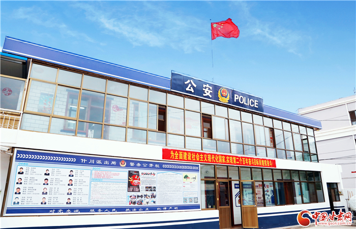 本周六蘭州交警再次推出“機(jī)動(dòng)車(chē)駕駛?cè)丝荚囀罴僦苣?chǎng)”