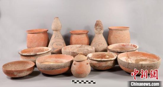 圖為圪垯川遺址出土的器物組合。(資料圖) 甘肅省文物局供圖