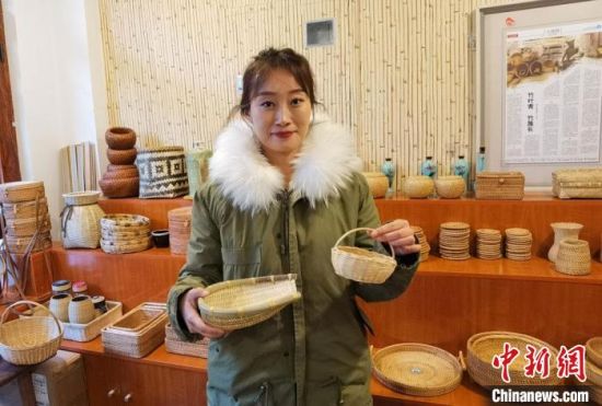 40多種精小玲瓏、純手工制作的新型盛食容器、居家工藝品等，每一件都令人愛不釋手?！●T志軍 攝