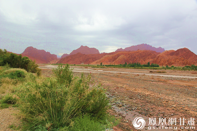 庫車銅廠河沿途，曾經(jīng)的絲路古道。楊文遠(yuǎn) 攝