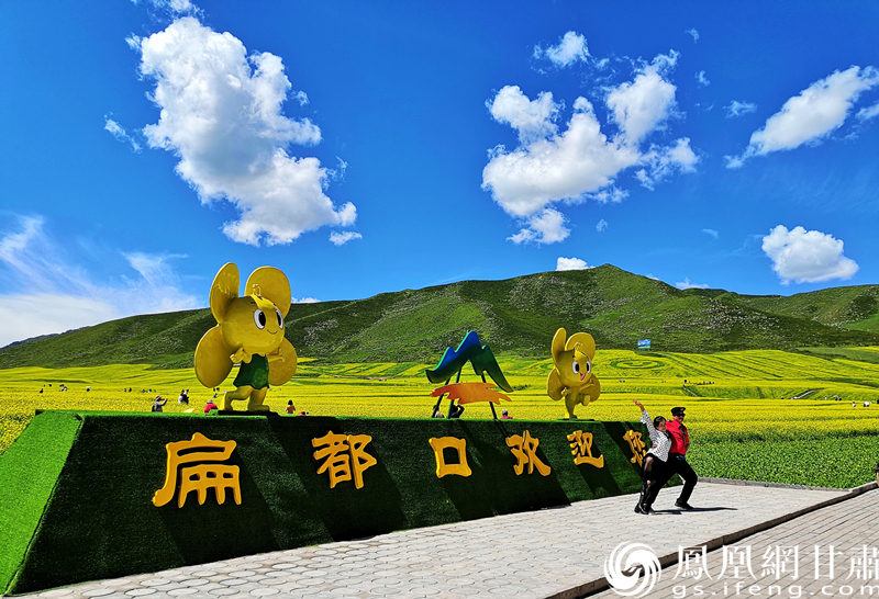 河西走廊張掖扁都口，古絲綢之路要道。王振武 攝