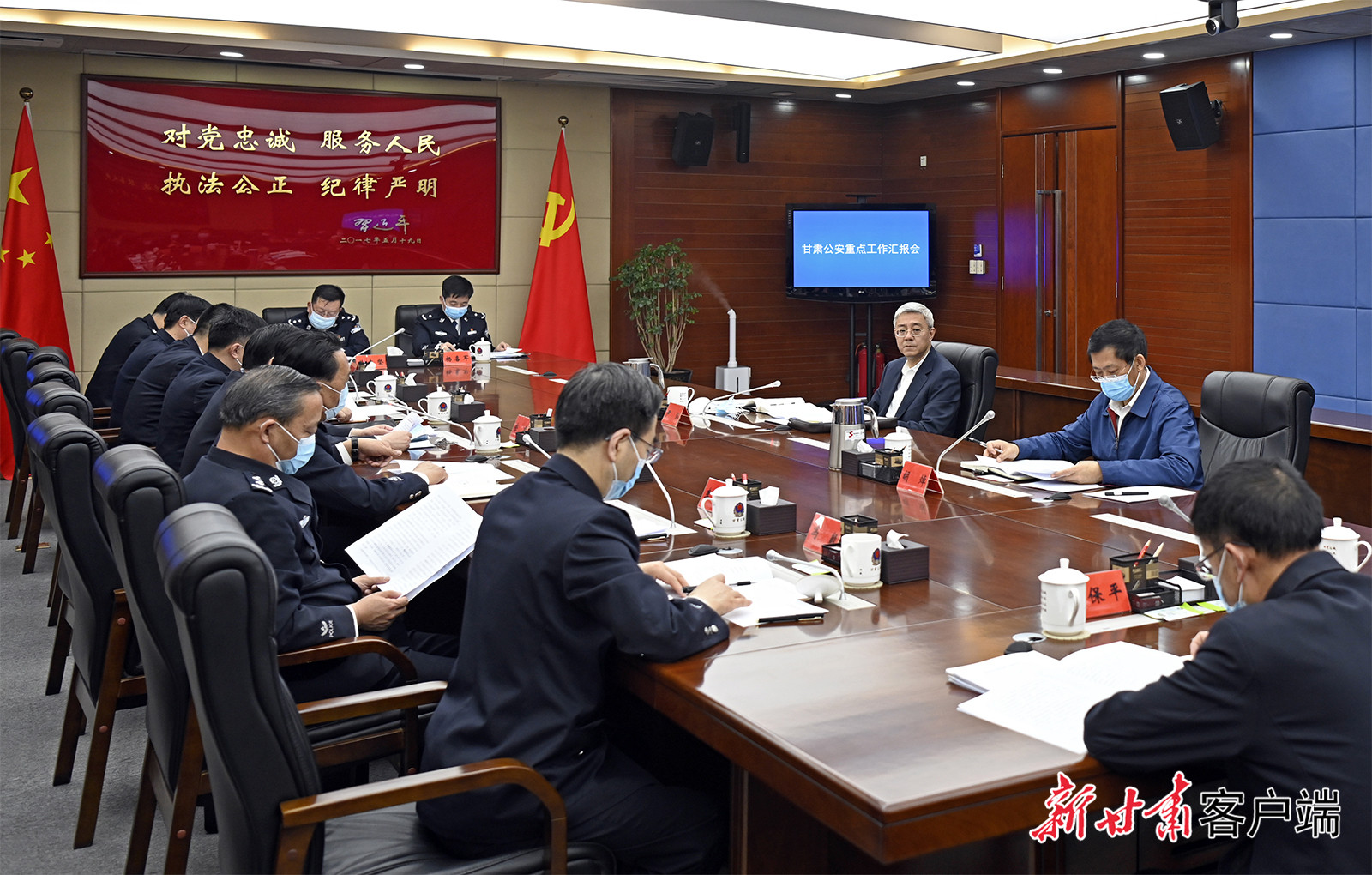 【甘快看】尹弘在甘肅省公安廳調(diào)研時(shí)強(qiáng)調(diào)：堅(jiān)持政治建警鍛造公安鐵軍，全力以赴防風(fēng)險(xiǎn)保安全護(hù)穩(wěn)定