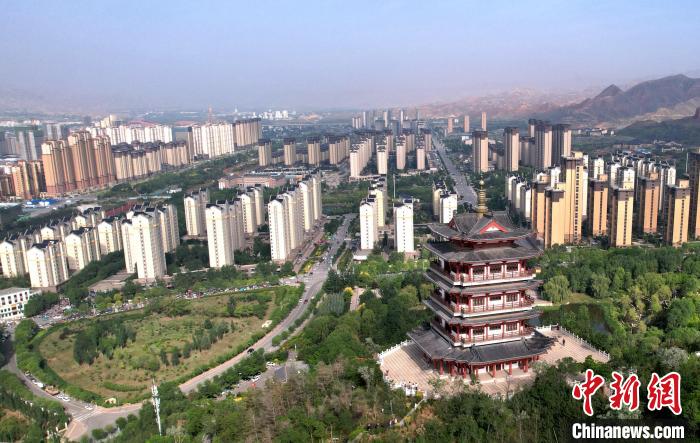圖為“南涼古都”樂都朝陽山片區(qū)的今朝?！⊙Φ?攝