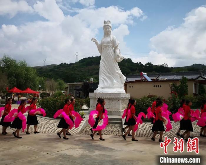 甘肅省西和縣乞巧節(jié)活動。殷春永 攝