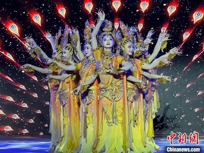 圖為甘肅演藝集團歌舞劇院表演的舞蹈《金光千佛》。(資料圖)戴文昌 攝